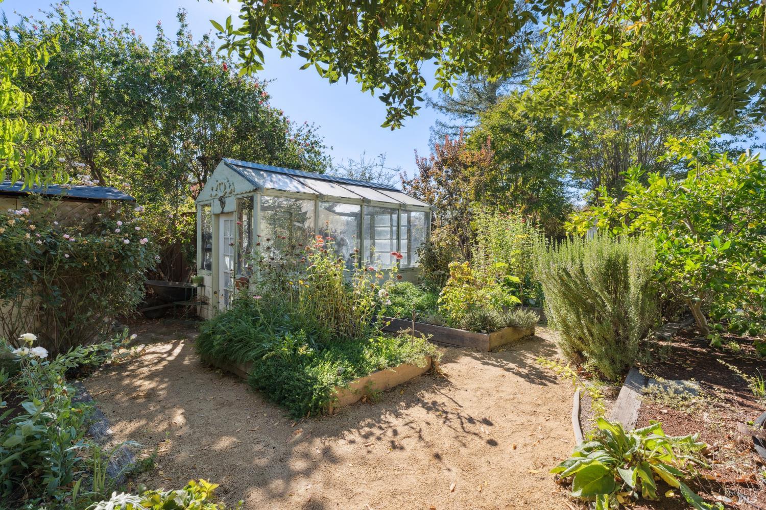 Detail Gallery Image 39 of 47 For 257 Perkins St, Sonoma,  CA 95476 - 3 Beds | 2 Baths