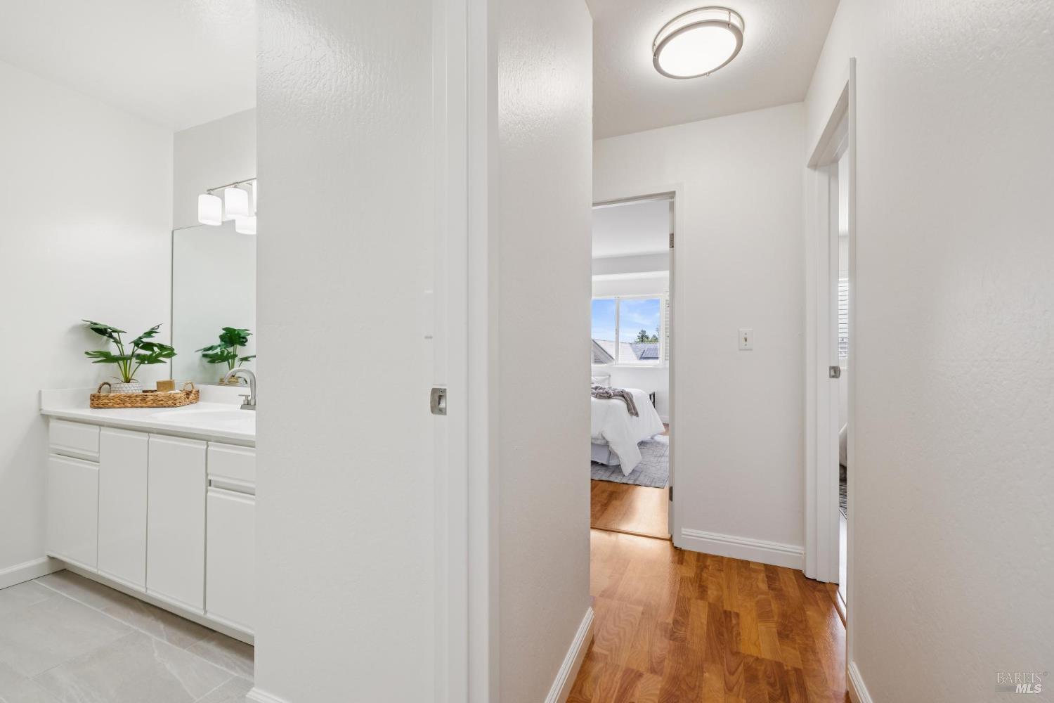 Detail Gallery Image 11 of 31 For 1542 Center Rd #103,  Novato,  CA 94947 - 2 Beds | 1/1 Baths