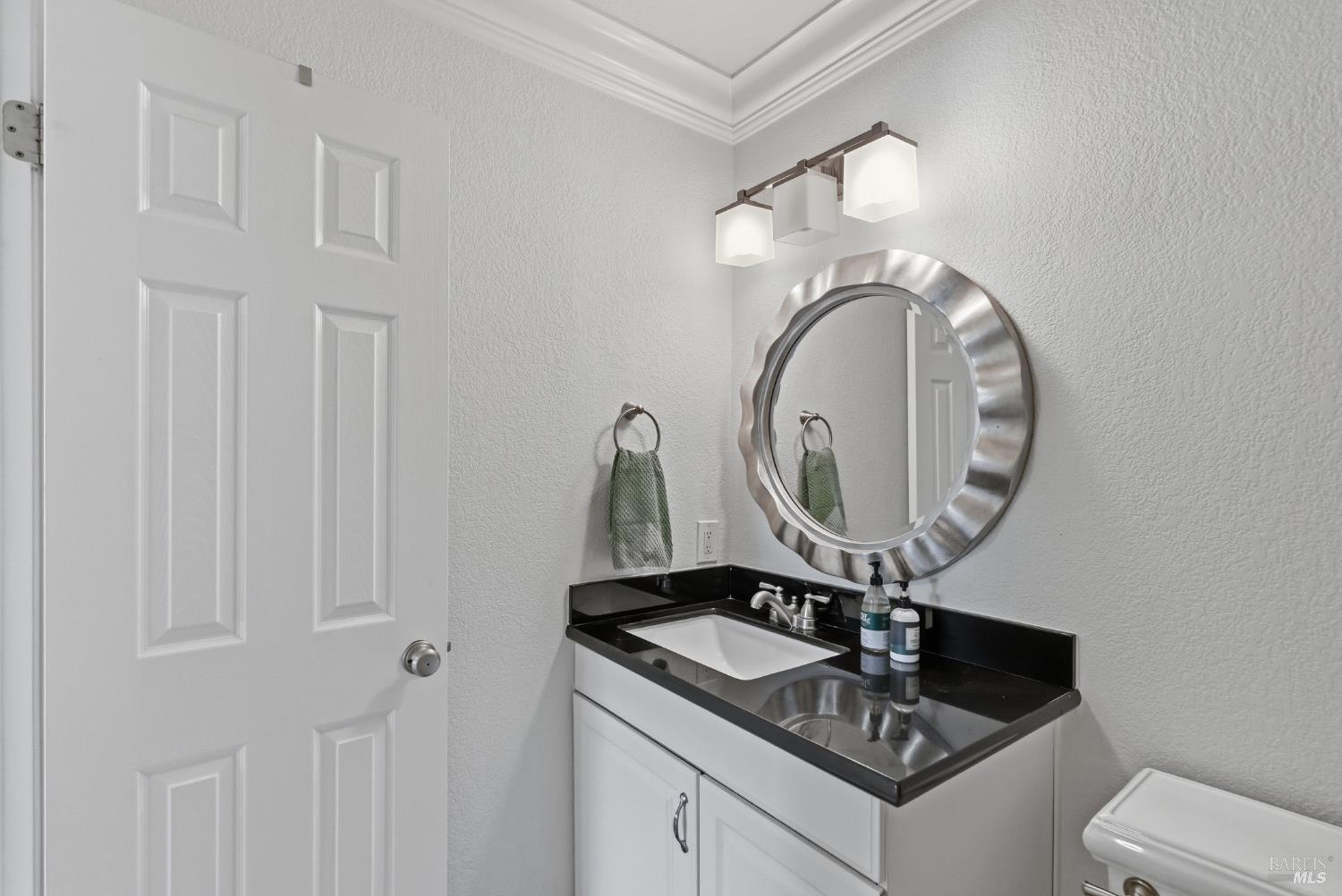 Detail Gallery Image 22 of 26 For 506 Cedar Hill Dr, San Rafael,  CA 94903 - 3 Beds | 2/1 Baths
