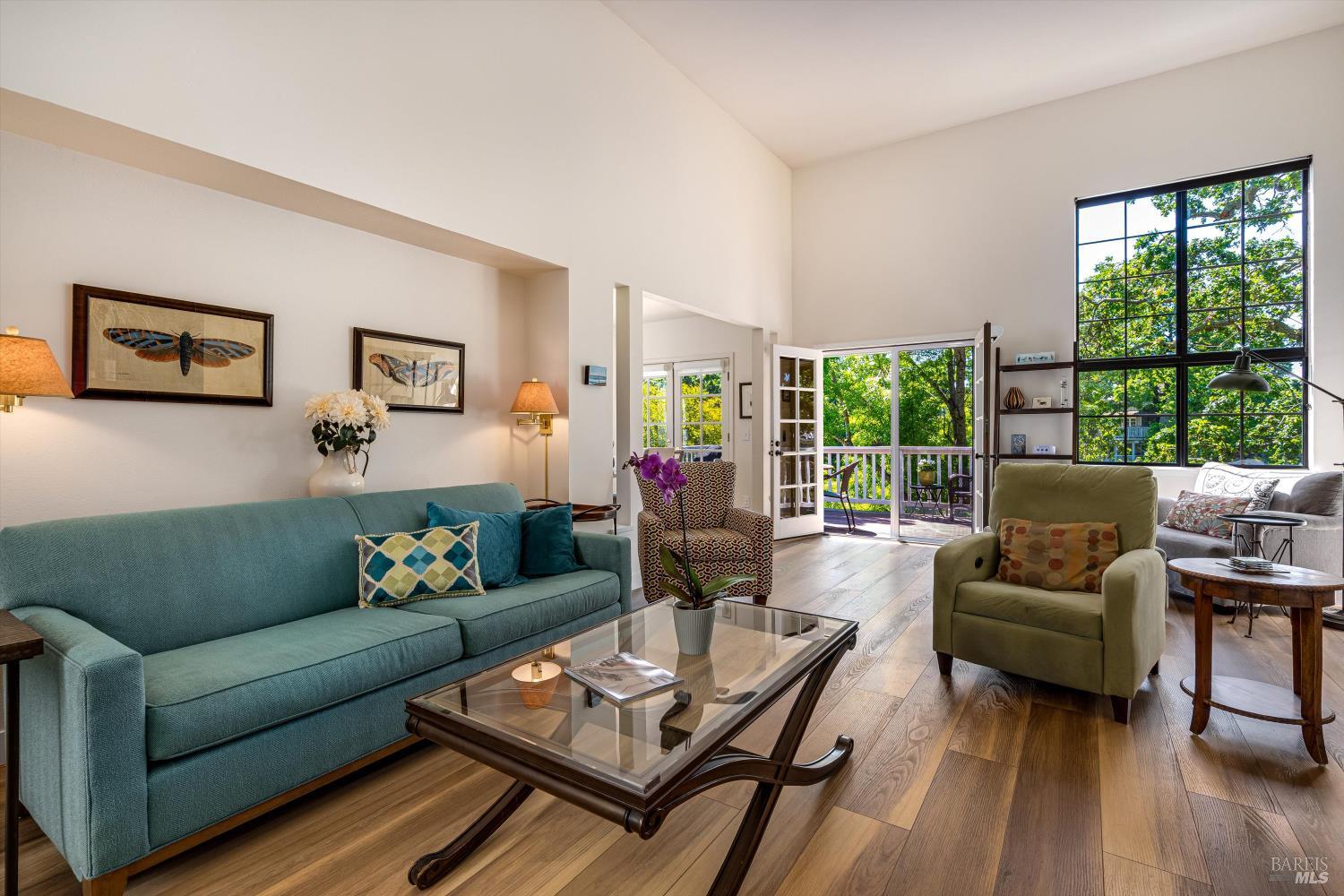 Detail Gallery Image 6 of 36 For 18120 Vassar Ct, Sonoma,  CA 95476 - 3 Beds | 3/1 Baths