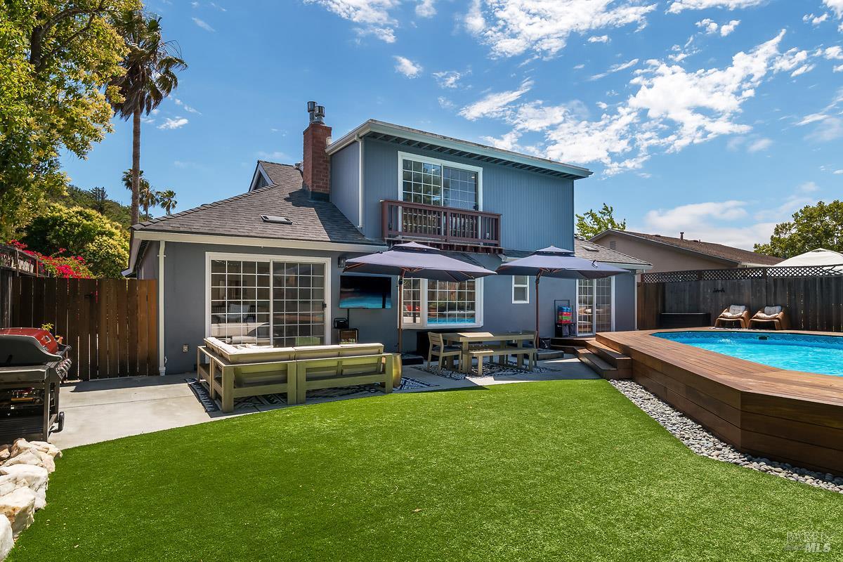 Detail Gallery Image 21 of 44 For 145 San Carlos Way, Novato,  CA 94945 - 4 Beds | 2 Baths