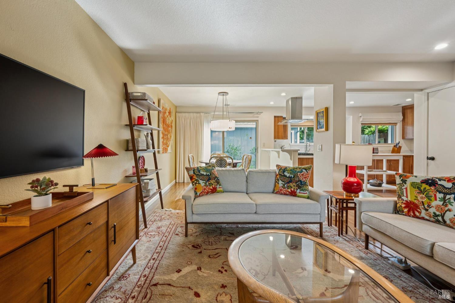 Detail Gallery Image 5 of 32 For 19167 Robinson Rd #Y,  Sonoma,  CA 95476 - 2 Beds | 1/1 Baths