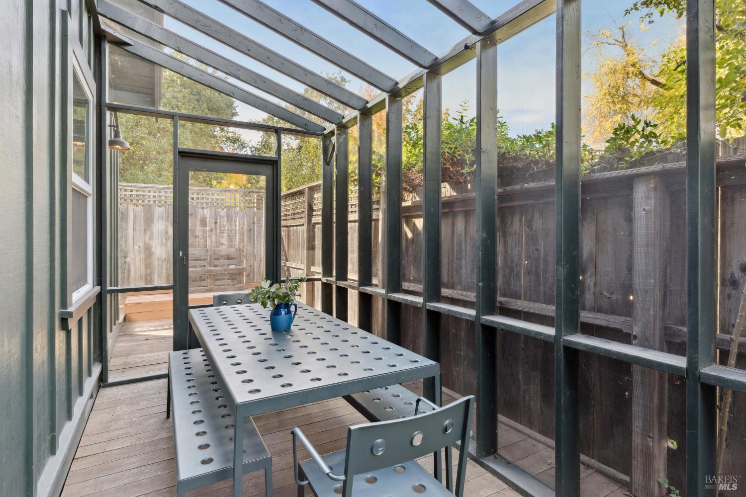 Detail Gallery Image 29 of 42 For 18470 Lucas Ave, Sonoma,  CA 95476 - 2 Beds | 1 Baths