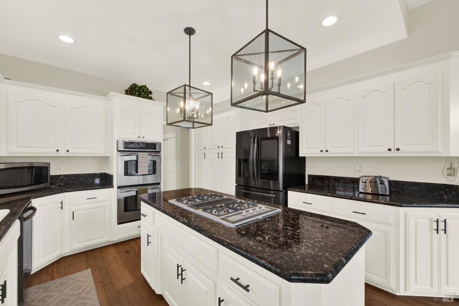 Detail Gallery Image 32 of 94 For 3261 Congressional Cir, Fairfield,  CA 94534 - 5 Beds | 4/1 Baths