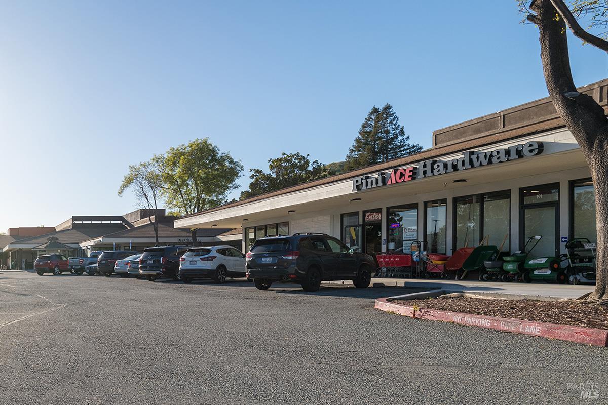 Detail Gallery Image 43 of 44 For 145 San Carlos Way, Novato,  CA 94945 - 4 Beds | 2 Baths