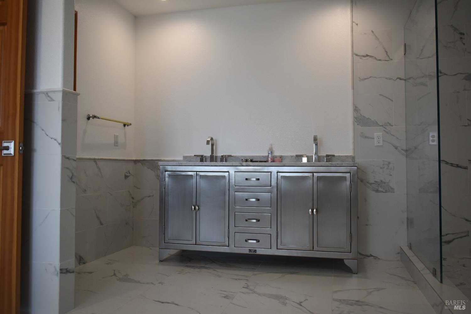 Detail Gallery Image 22 of 45 For 7490 Walnut Ln, Lower Lake,  CA 95457 - 3 Beds | 2/1 Baths