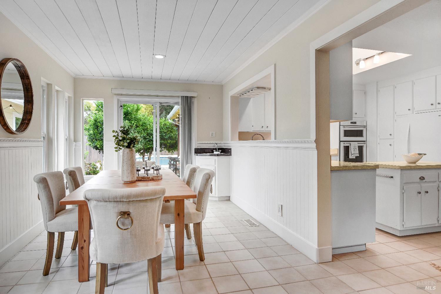 Detail Gallery Image 9 of 36 For 25 Roosevelt Ave, San Rafael,  CA 94903 - 4 Beds | 2/1 Baths