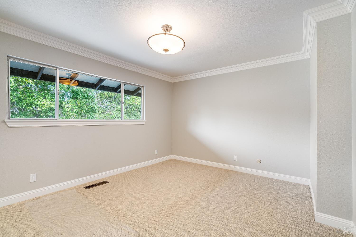 Detail Gallery Image 10 of 22 For 1022 East Ave, Napa,  CA 94559 - 2 Beds | 2 Baths