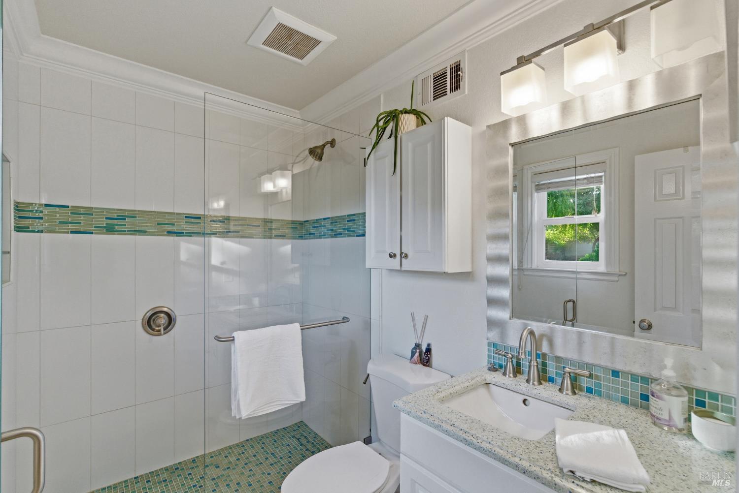 Detail Gallery Image 18 of 26 For 506 Cedar Hill Dr, San Rafael,  CA 94903 - 3 Beds | 2/1 Baths