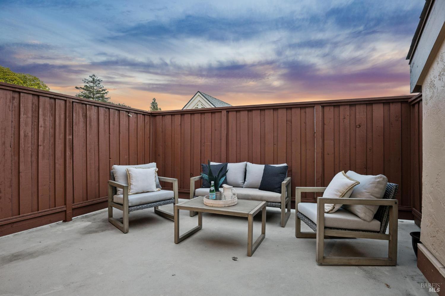 Detail Gallery Image 21 of 31 For 1542 Center Rd #103,  Novato,  CA 94947 - 2 Beds | 1/1 Baths