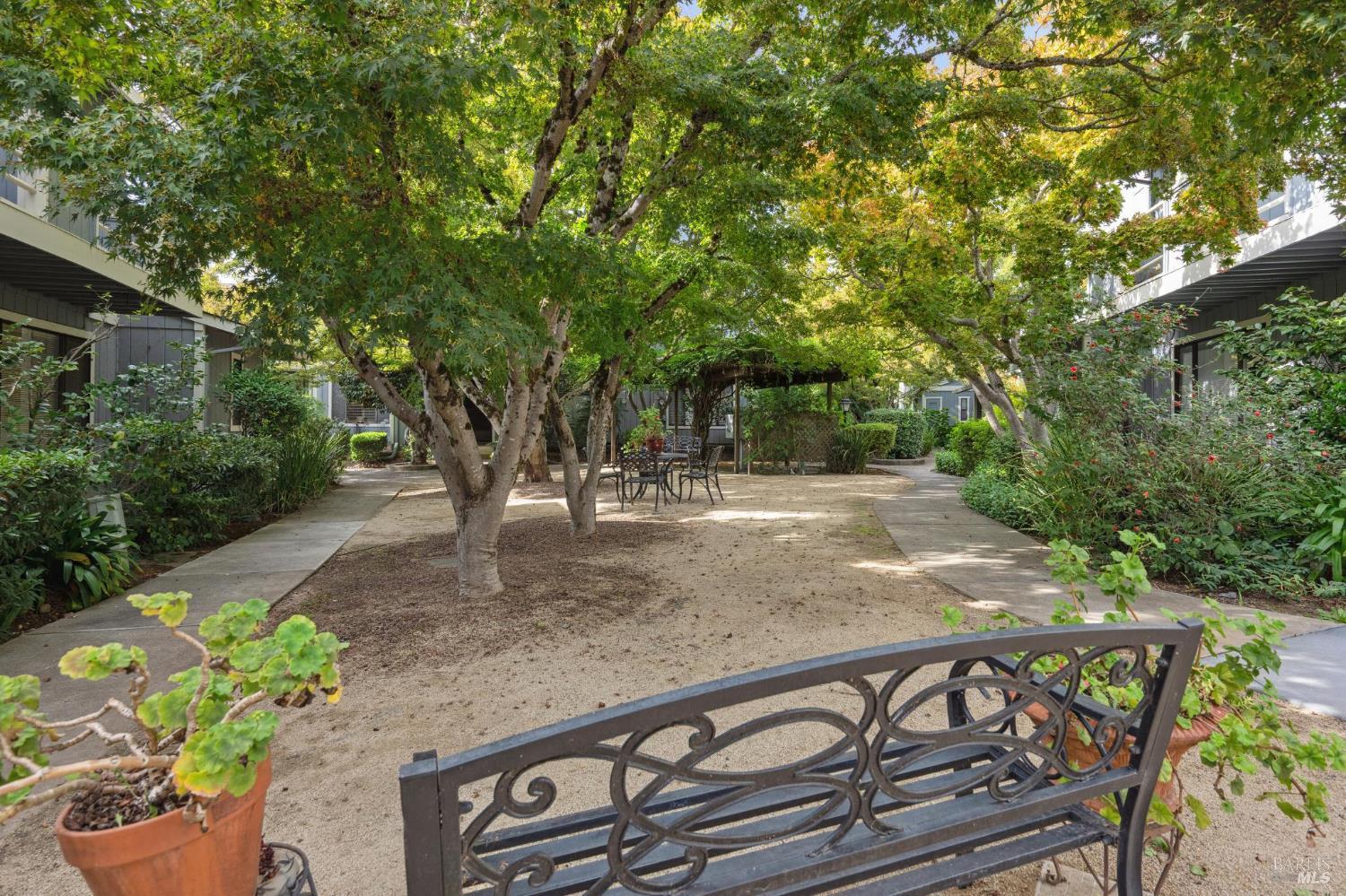 Detail Gallery Image 29 of 32 For 19167 Robinson Rd #Y,  Sonoma,  CA 95476 - 2 Beds | 1/1 Baths