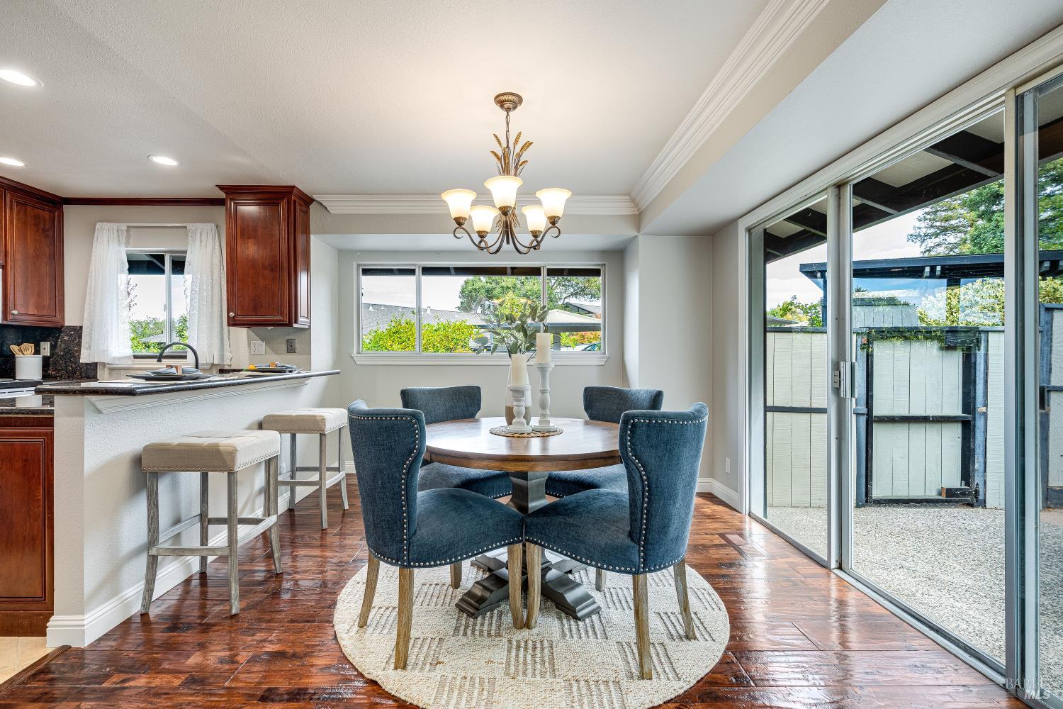 Detail Gallery Image 4 of 22 For 1022 East Ave, Napa,  CA 94559 - 2 Beds | 2 Baths