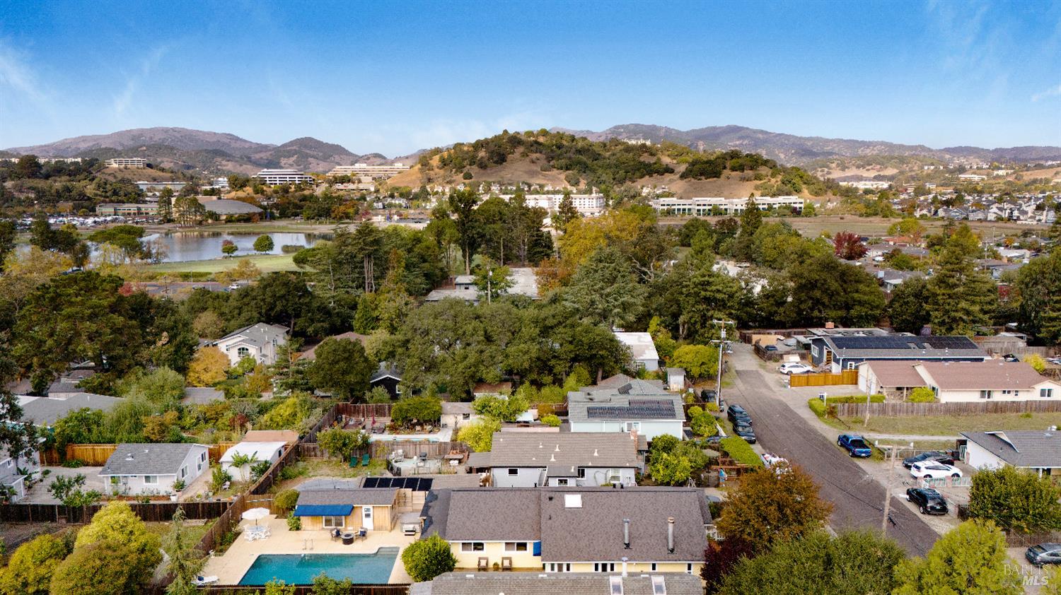 Detail Gallery Image 35 of 36 For 25 Roosevelt Ave, San Rafael,  CA 94903 - 4 Beds | 2/1 Baths