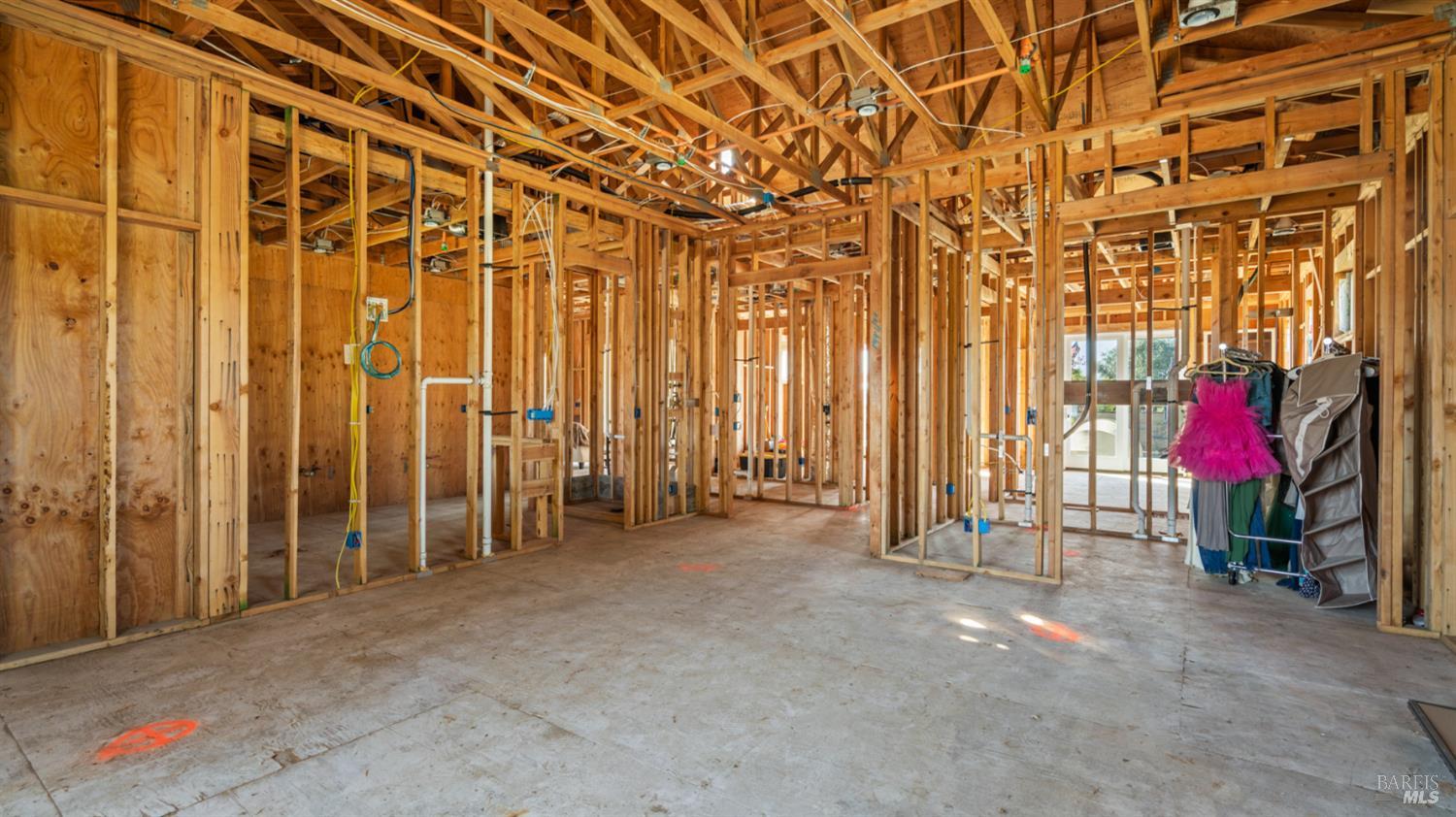 Detail Gallery Image 14 of 85 For 487 Ormsby Ln, Petaluma,  CA 94954 - 3 Beds | 2/1 Baths