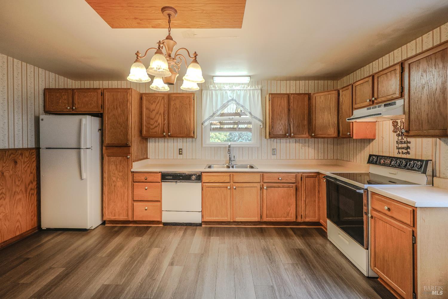 Detail Gallery Image 9 of 43 For 826 Cedar St, Fort Bragg,  CA 95437 - 2 Beds | 1 Baths