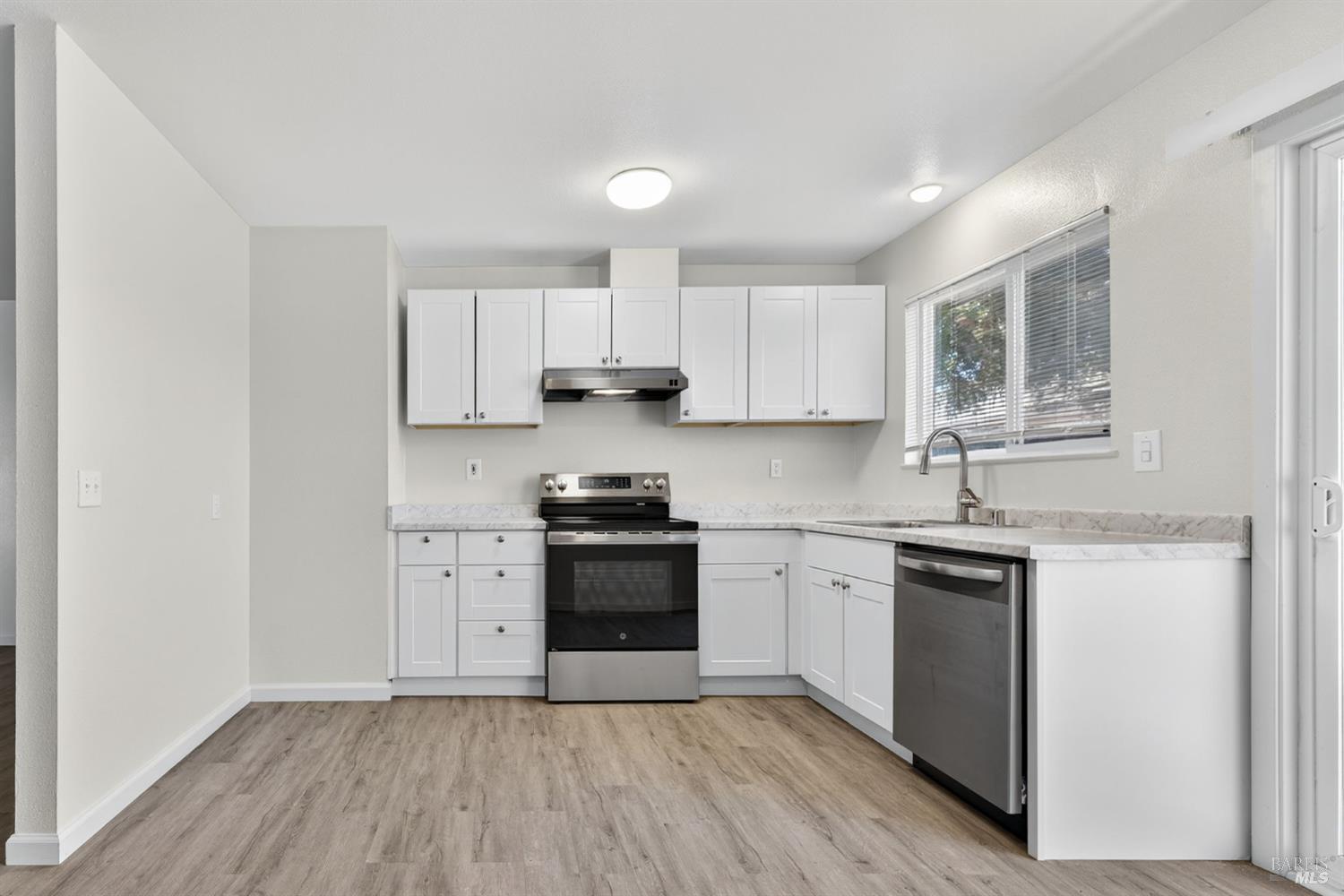 Detail Gallery Image 9 of 29 For 2597 Northcoast St, Santa Rosa,  CA 95403 - – Beds | – Baths