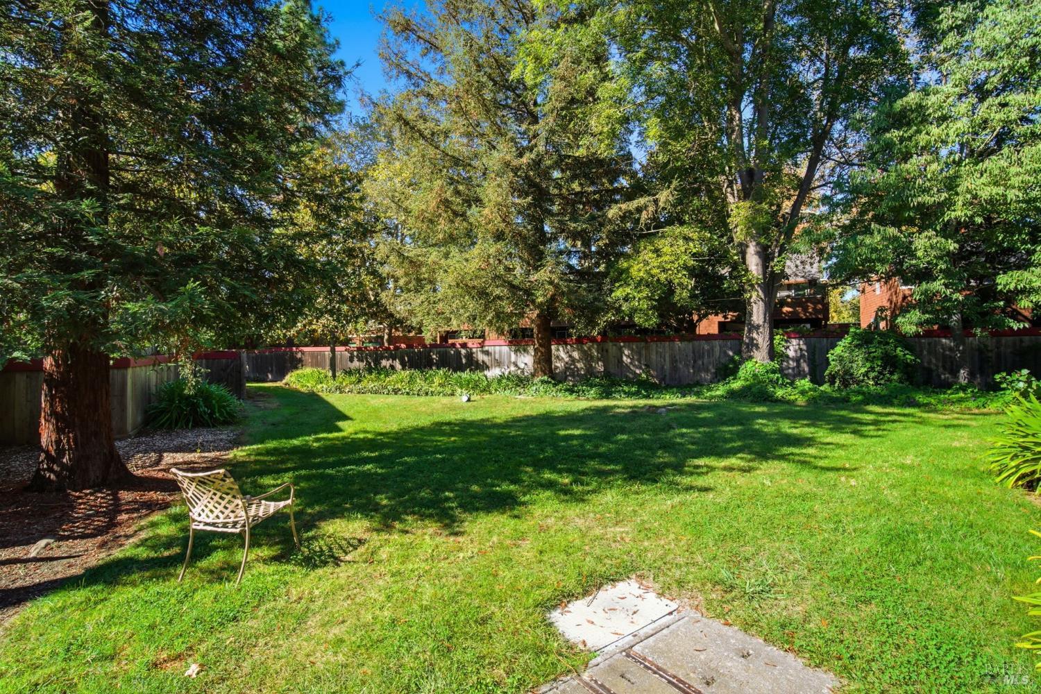 Detail Gallery Image 41 of 45 For 16 Redwood Ct, Santa Rosa,  CA 95409 - 3 Beds | 2 Baths