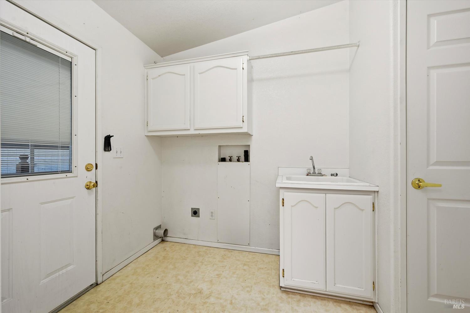 Detail Gallery Image 15 of 21 For 350 Walnut Dr, Lakeport,  CA 95453 - 2 Beds | 2 Baths