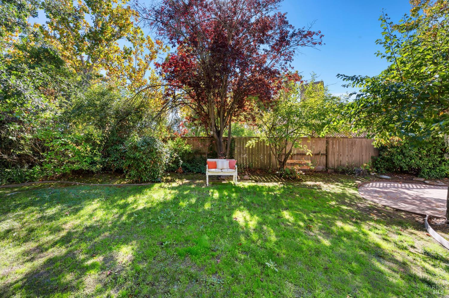 Detail Gallery Image 14 of 26 For 9 Emperor Ct, Napa,  CA 94558 - 4 Beds | 2/1 Baths