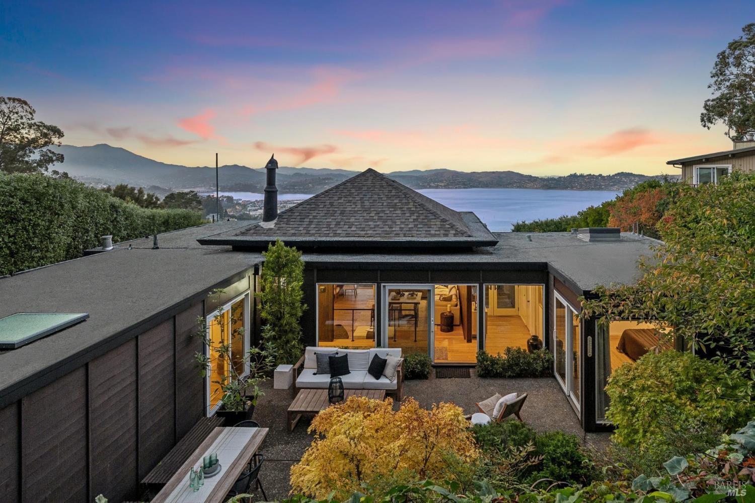 Detail Gallery Image 66 of 68 For 20 Crecienta Dr, Sausalito,  CA 94965 - 3 Beds | 2 Baths