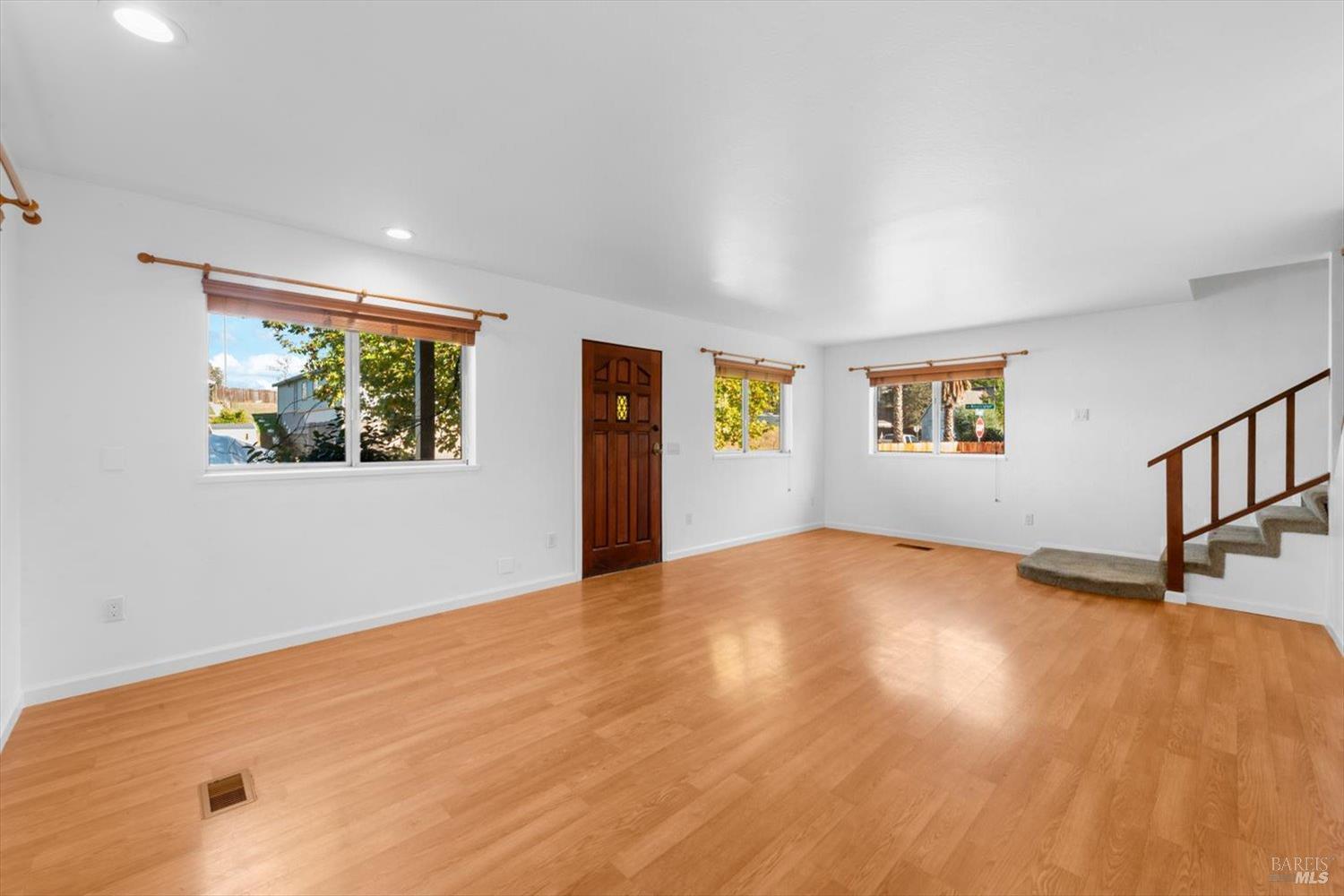 Detail Gallery Image 10 of 60 For 1017 Headlands Dr, Napa,  CA 94558 - 3 Beds | 2 Baths