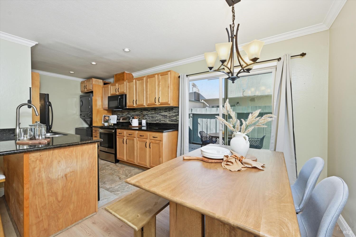 Detail Gallery Image 7 of 32 For 1072 Marina Dr, Napa,  CA 94559 - 2 Beds | 1/1 Baths