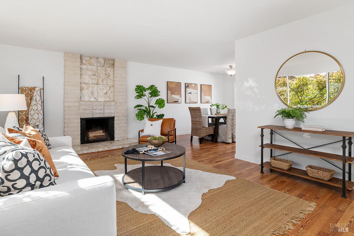 Detail Gallery Image 7 of 47 For 15 Betty Ln, Novato,  CA 94947 - 4 Beds | 2 Baths