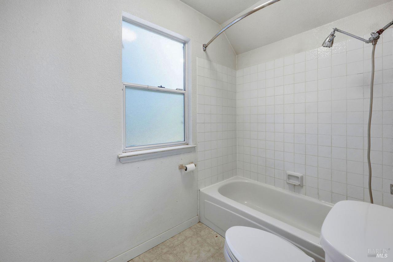 Detail Gallery Image 31 of 43 For 1617 Gamay St, Santa Rosa,  CA 95403 - 4 Beds | 3 Baths