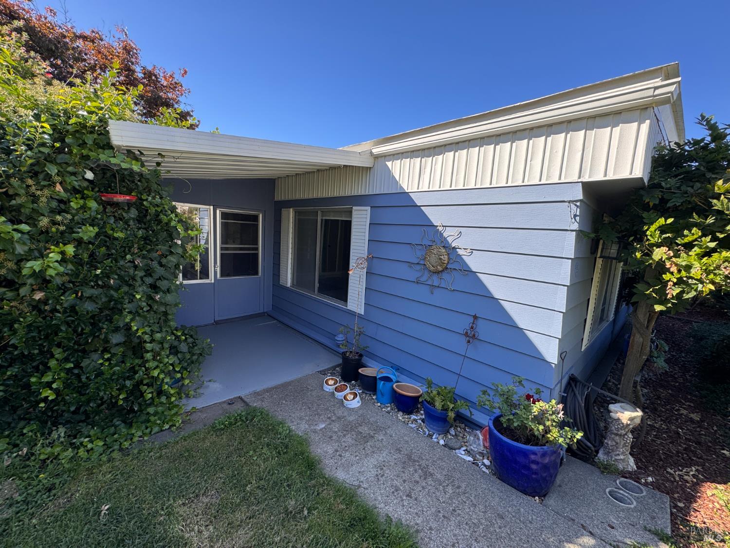 Detail Gallery Image 7 of 36 For 28 Springhill Ct, Santa Rosa,  CA 95409 - 3 Beds | 2 Baths