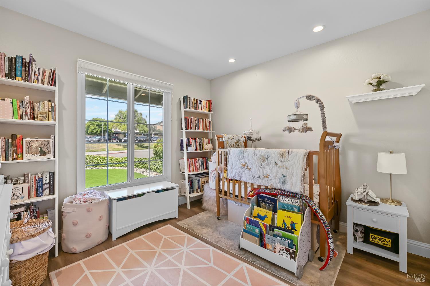 Detail Gallery Image 22 of 29 For 38 San Ramon Way, Novato,  CA 94945 - 3 Beds | 2 Baths