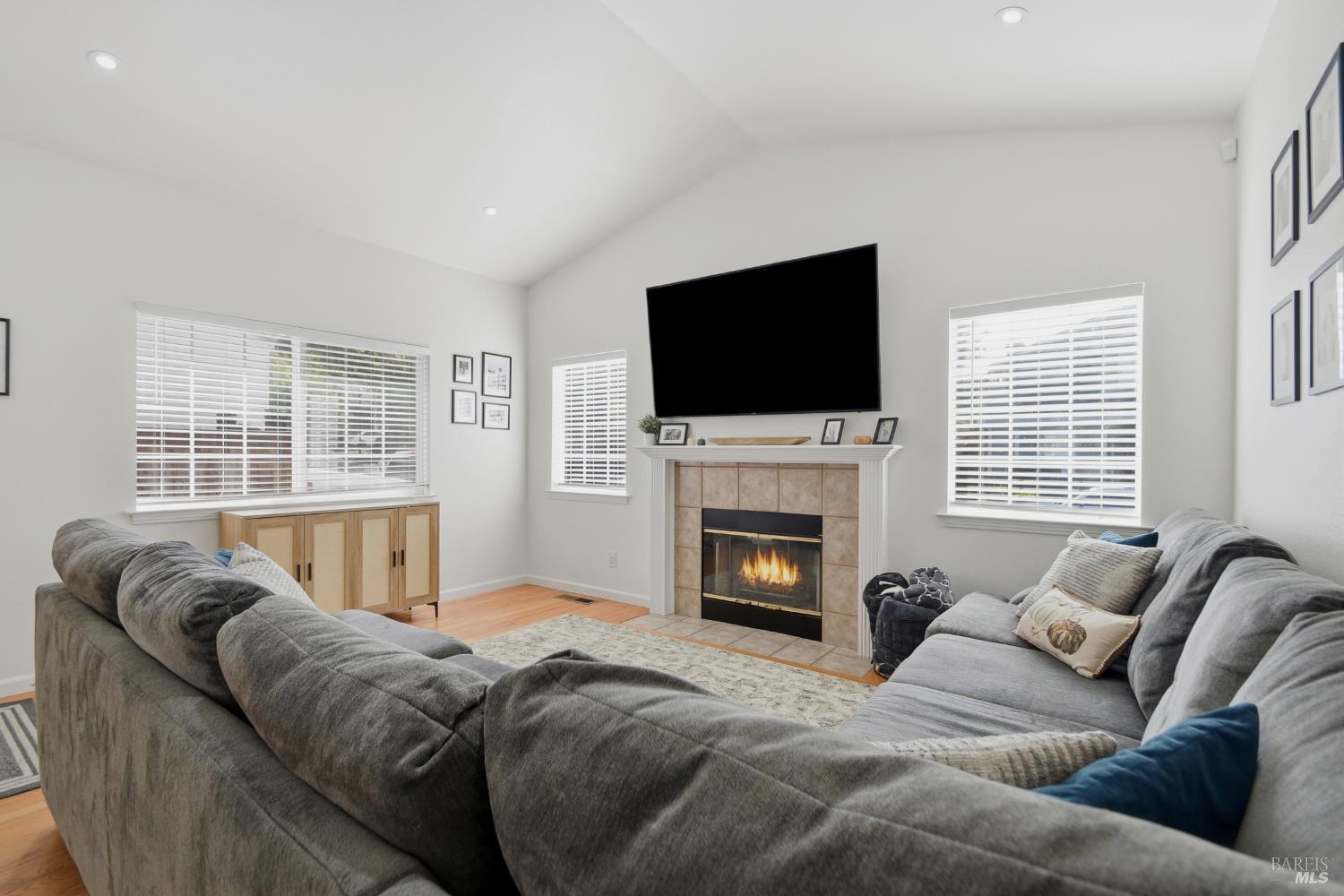 Detail Gallery Image 11 of 40 For 108 Oretsky Way, Cotati,  CA 94931 - 3 Beds | 2 Baths