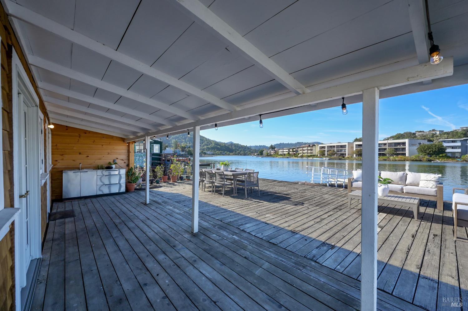 Detail Gallery Image 24 of 33 For 24 Boardwalk One Unkn, Larkspur,  CA 94939 - 2 Beds | 1 Baths
