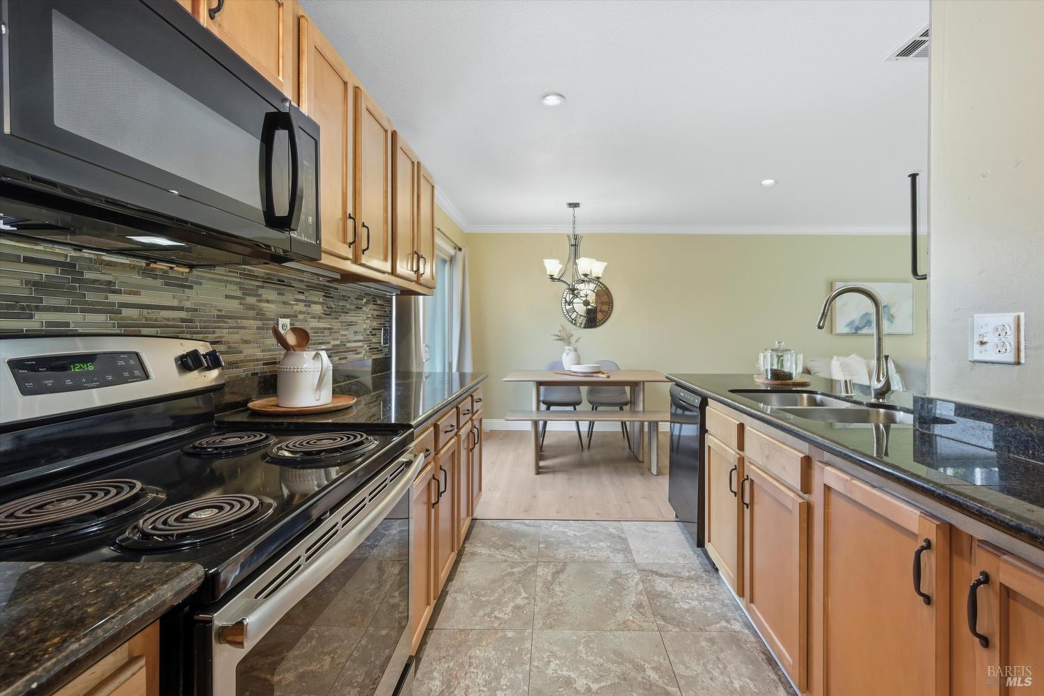 Detail Gallery Image 11 of 32 For 1072 Marina Dr, Napa,  CA 94559 - 2 Beds | 1/1 Baths