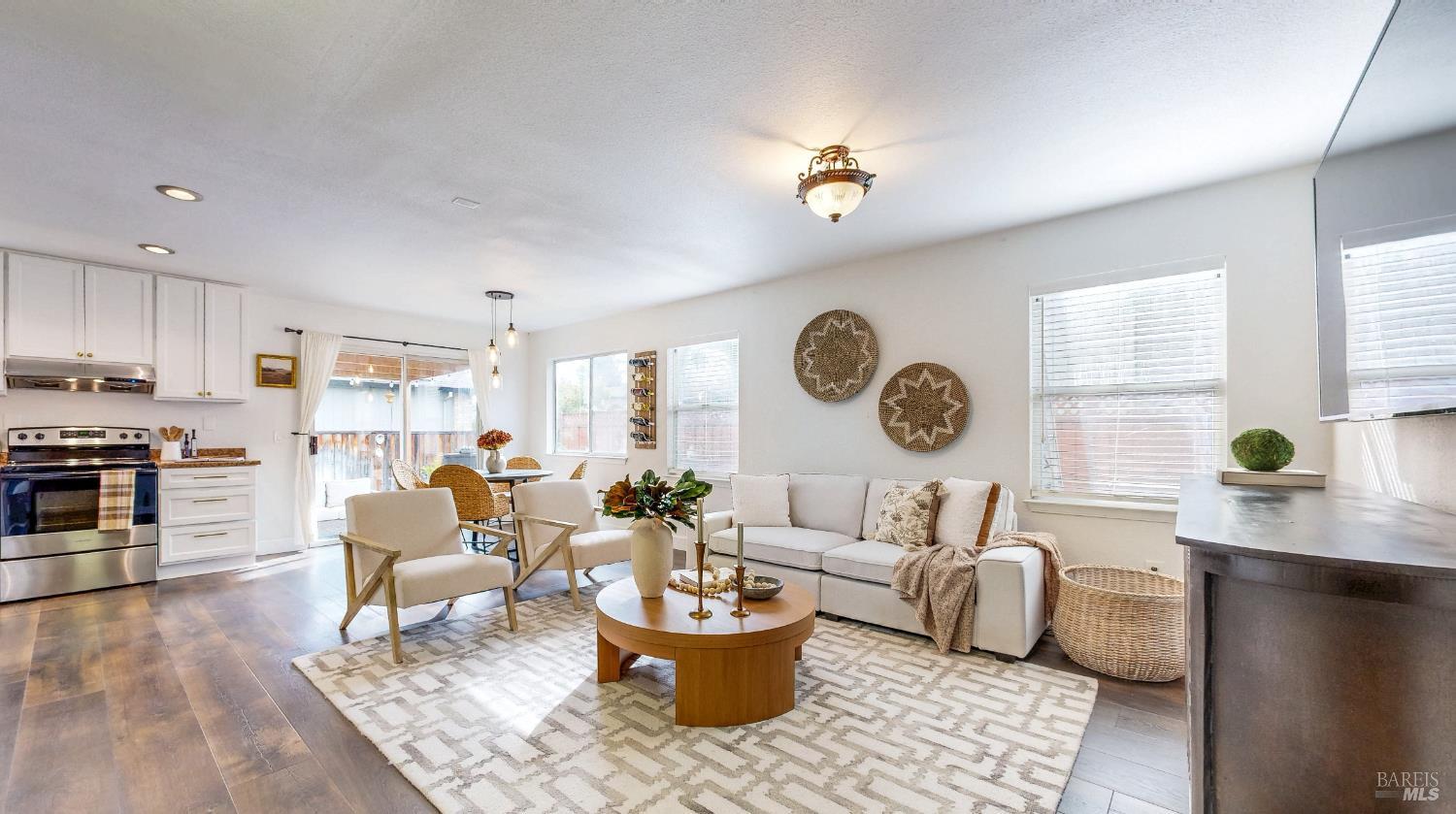 Detail Gallery Image 16 of 45 For 487 Noonan Ranch Ln, Santa Rosa,  CA 95403 - 3 Beds | 3 Baths