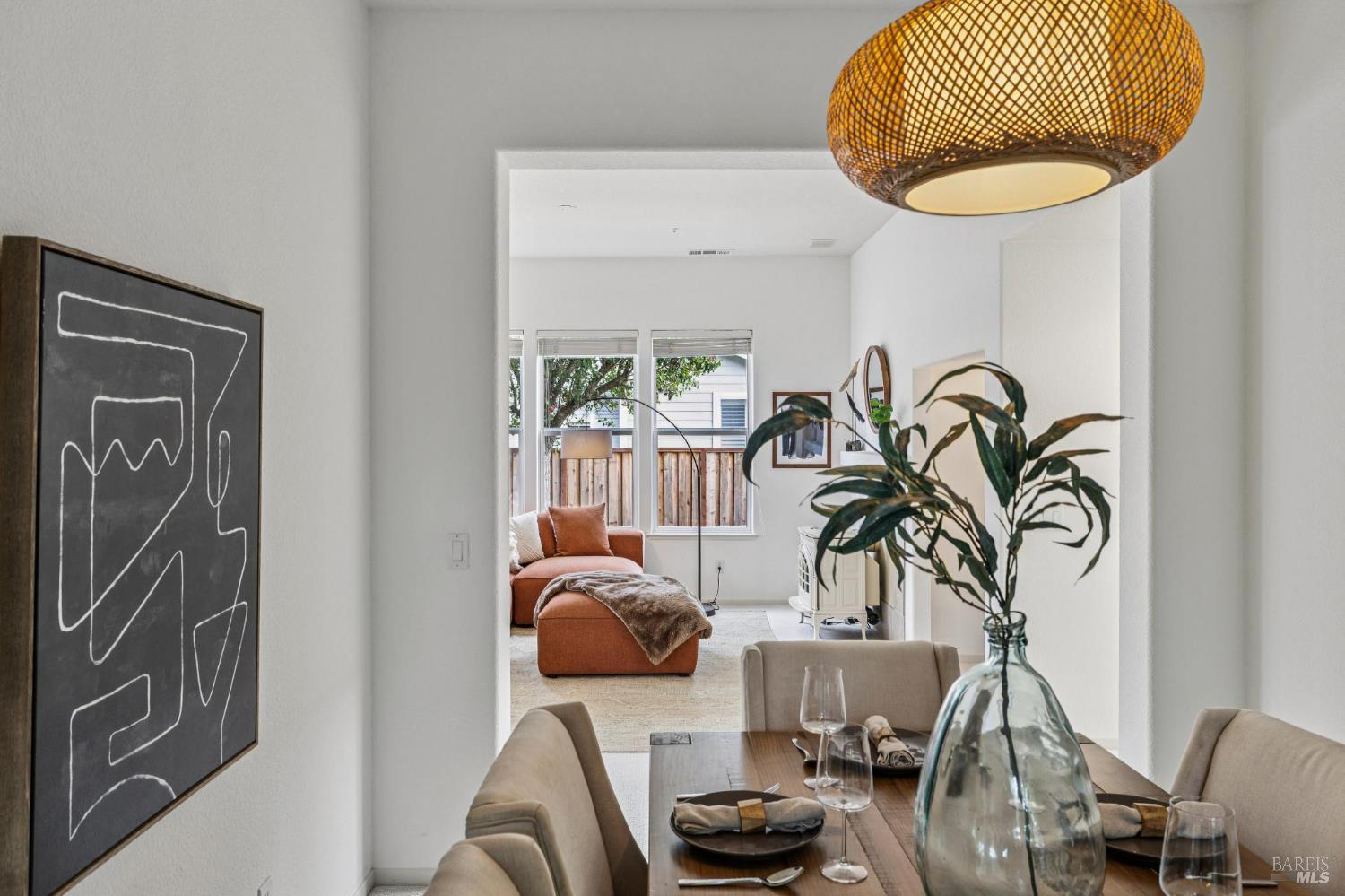 Detail Gallery Image 9 of 19 For 1971 Lansdowne Way, Petaluma,  CA 94954 - 4 Beds | 3 Baths