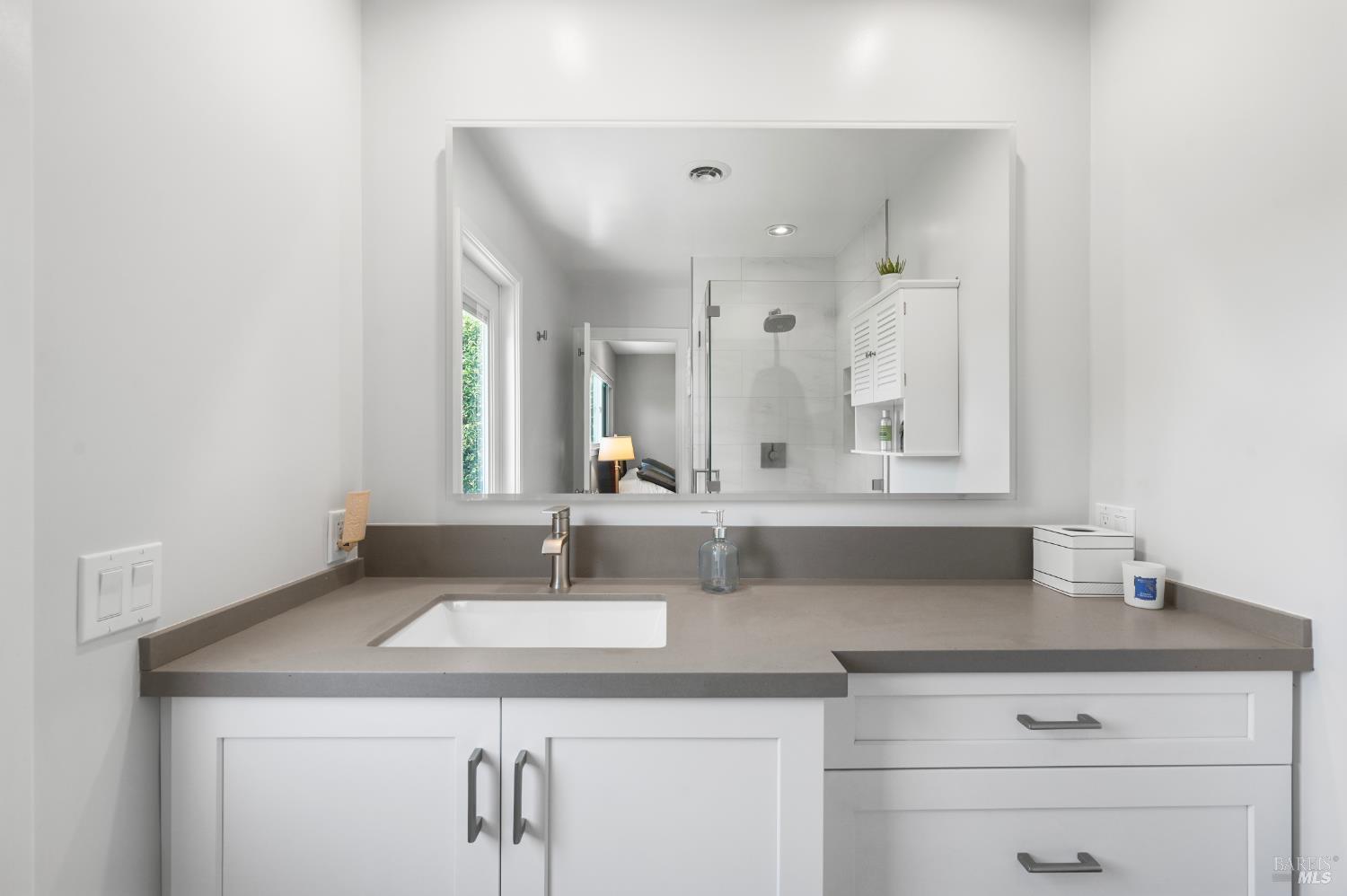 Detail Gallery Image 19 of 29 For 38 San Ramon Way, Novato,  CA 94945 - 3 Beds | 2 Baths