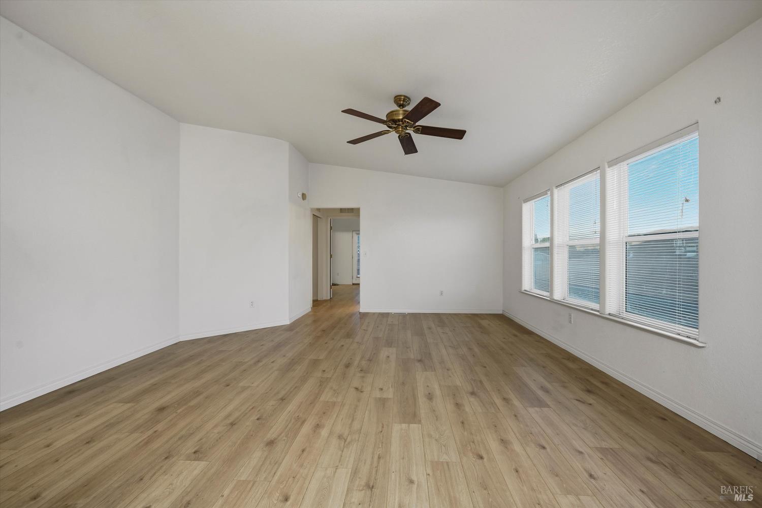 Detail Gallery Image 7 of 21 For 350 Walnut Dr, Lakeport,  CA 95453 - 2 Beds | 2 Baths