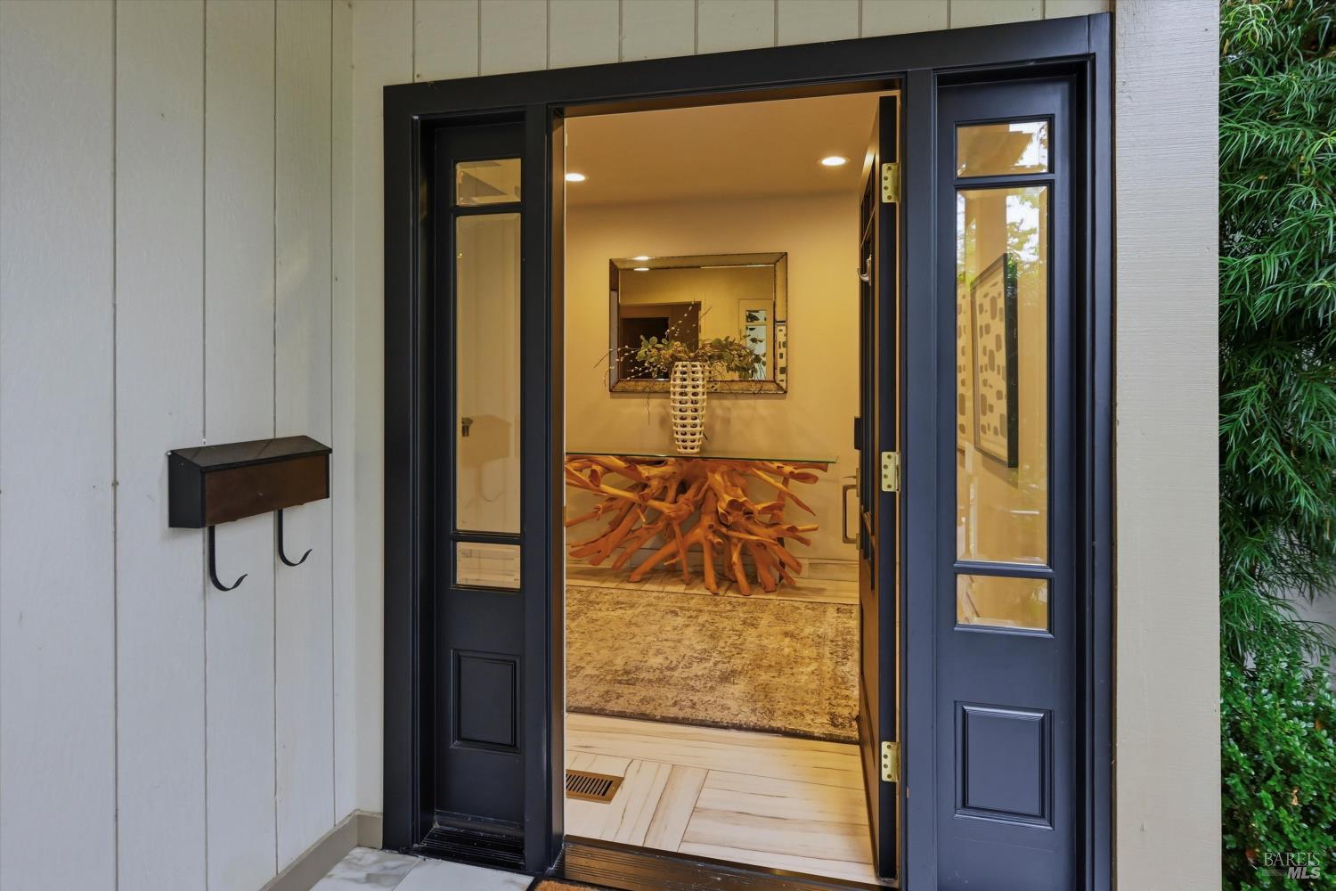 Detail Gallery Image 2 of 40 For 117 Milliken Creek Dr, Napa,  CA 94558 - 4 Beds | 3/1 Baths