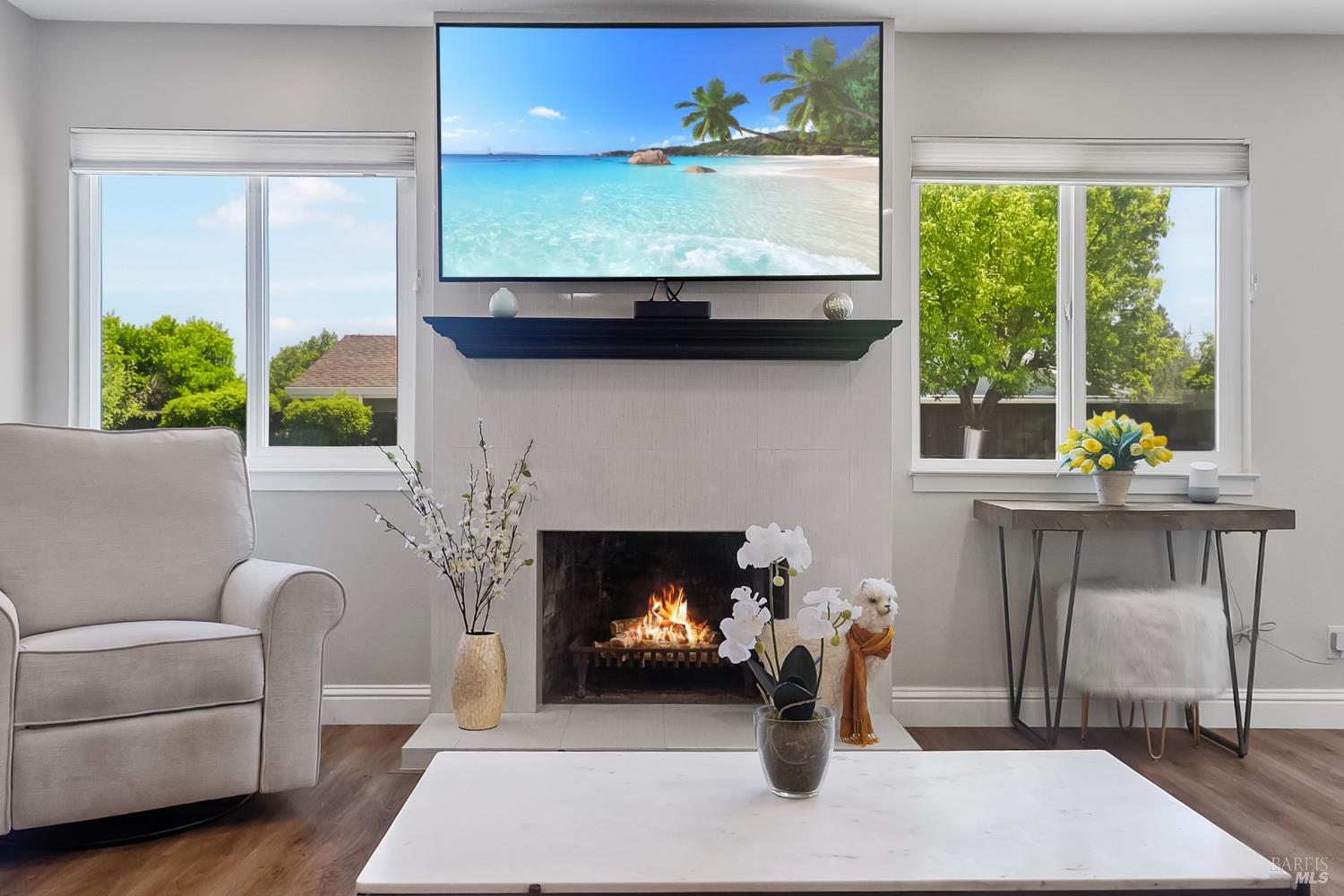 Detail Gallery Image 8 of 29 For 38 San Ramon Way, Novato,  CA 94945 - 3 Beds | 2 Baths