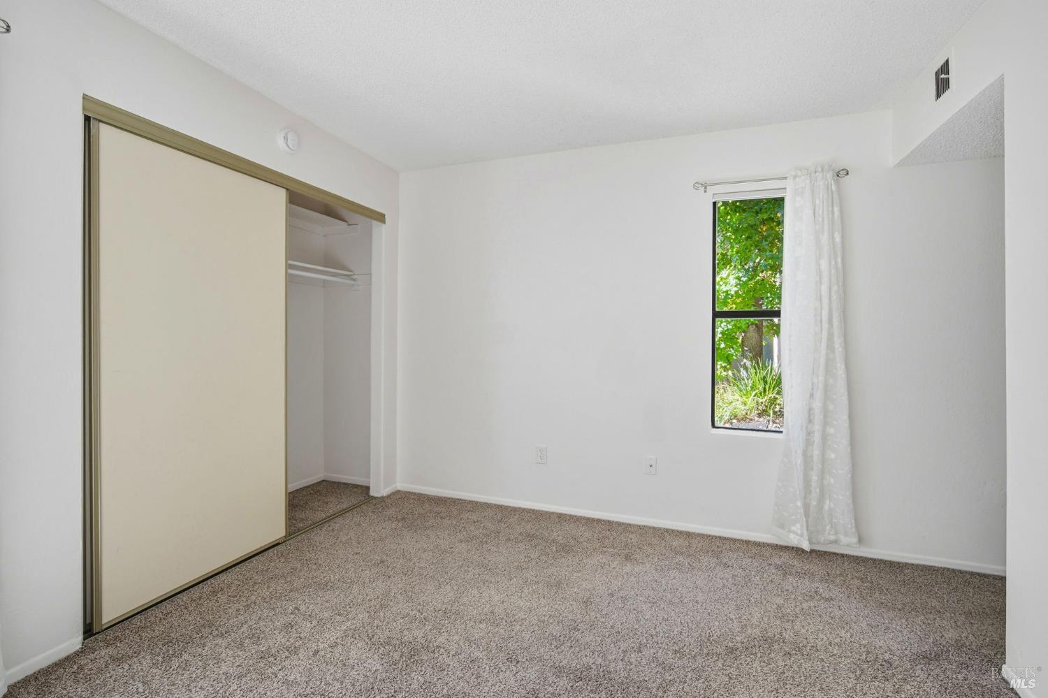 Detail Gallery Image 20 of 45 For 16 Redwood Ct, Santa Rosa,  CA 95409 - 3 Beds | 2 Baths