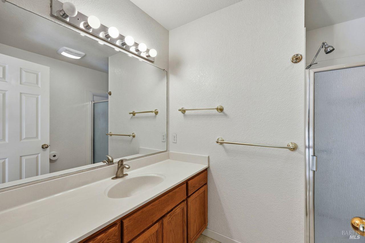 Detail Gallery Image 25 of 43 For 1617 Gamay St, Santa Rosa,  CA 95403 - 4 Beds | 3 Baths