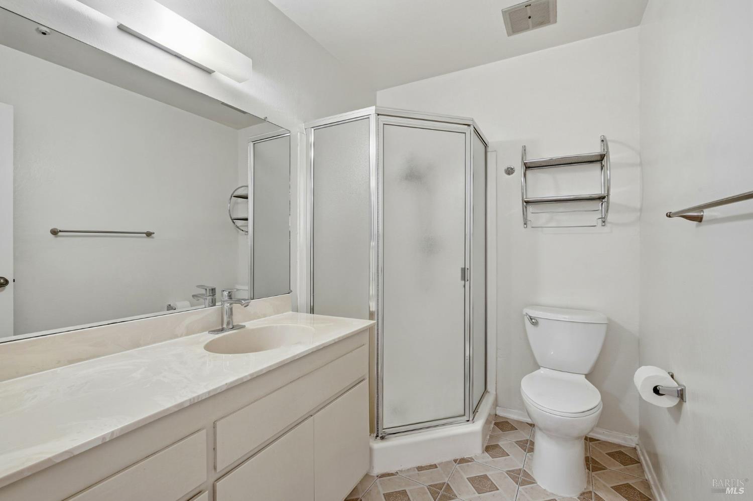 Detail Gallery Image 31 of 45 For 16 Redwood Ct, Santa Rosa,  CA 95409 - 3 Beds | 2 Baths