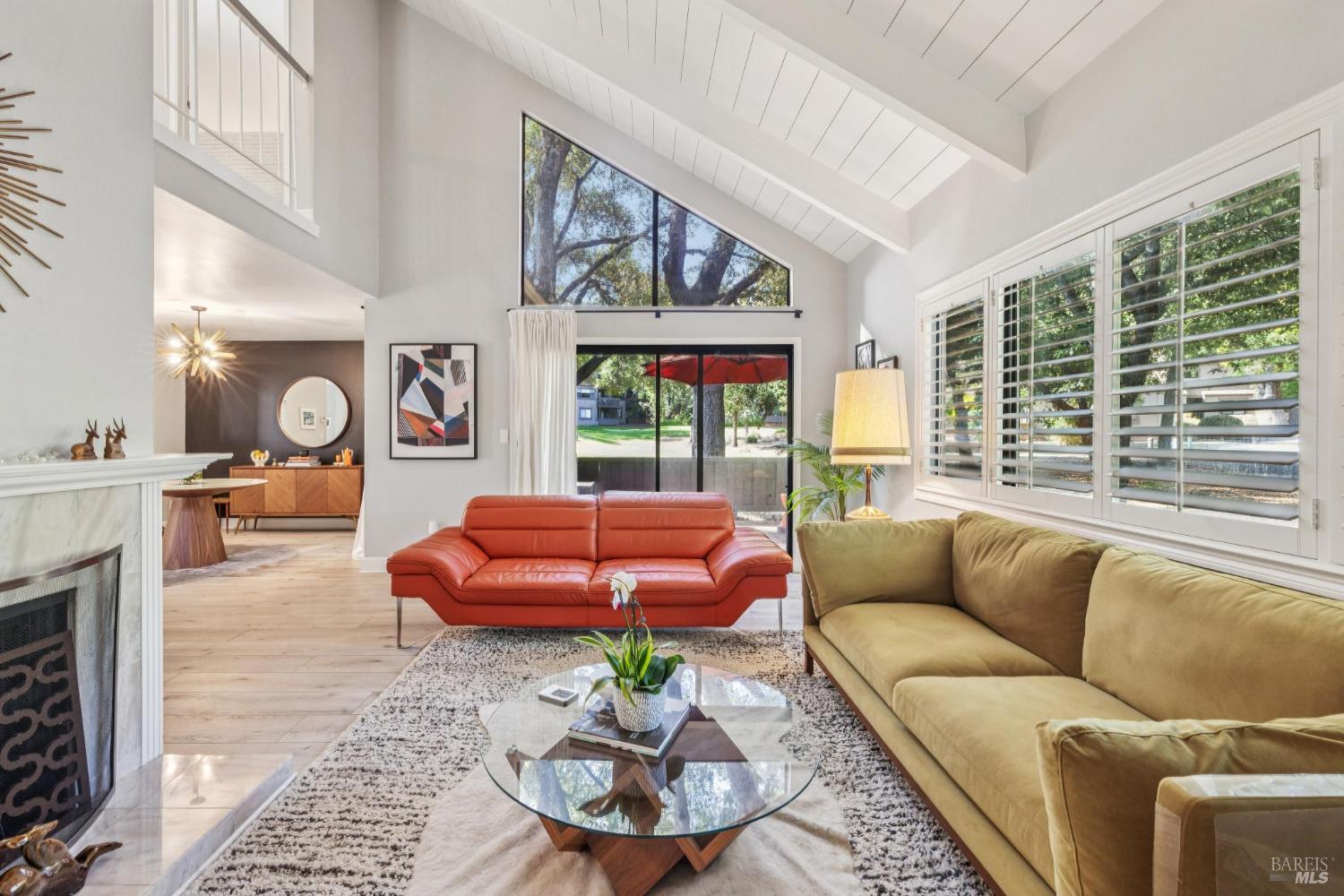 Detail Gallery Image 6 of 33 For 106 Indian Way, Novato,  CA 94949 - 3 Beds | 2 Baths