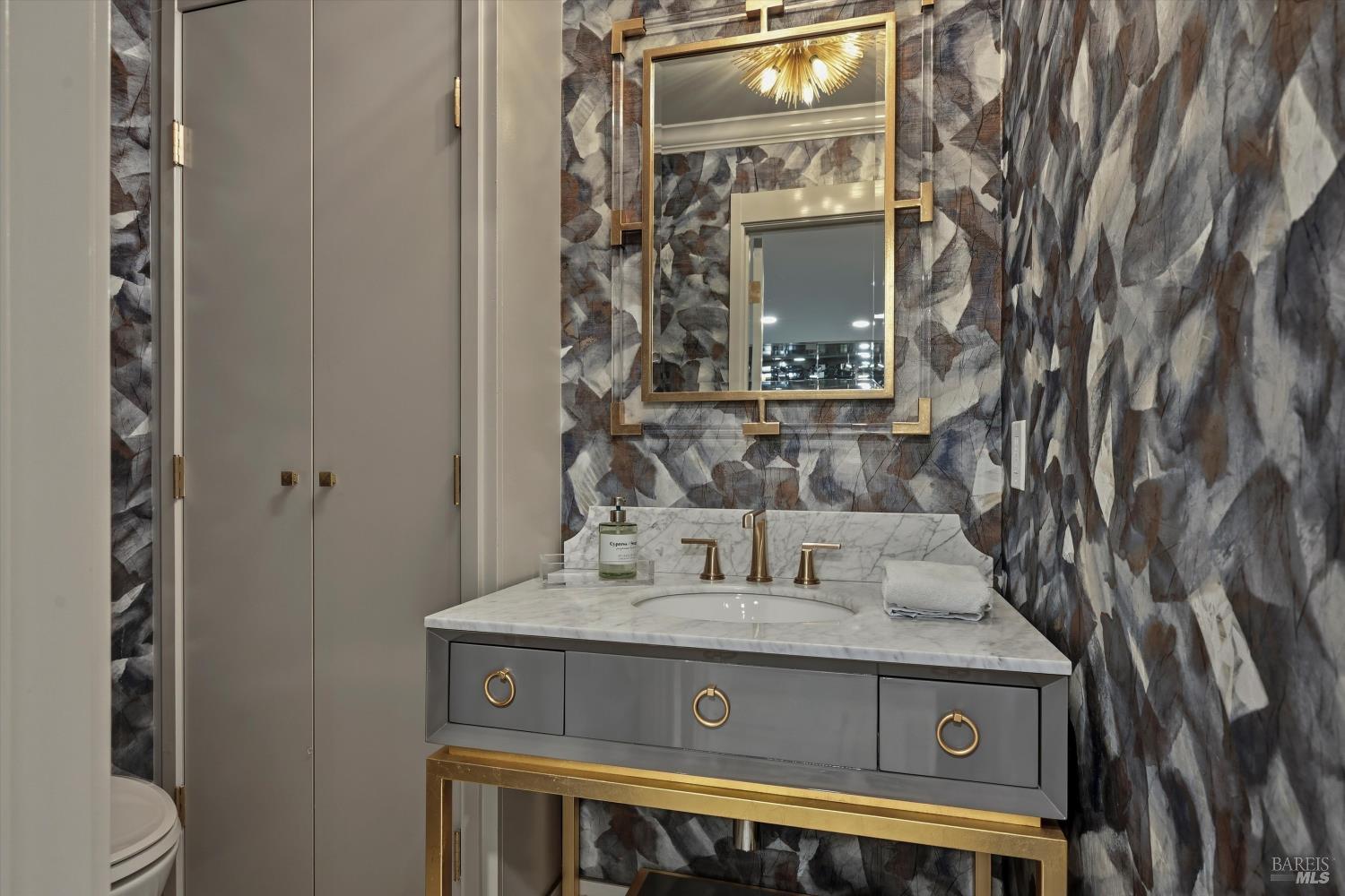 Detail Gallery Image 22 of 40 For 117 Milliken Creek Dr, Napa,  CA 94558 - 4 Beds | 3/1 Baths