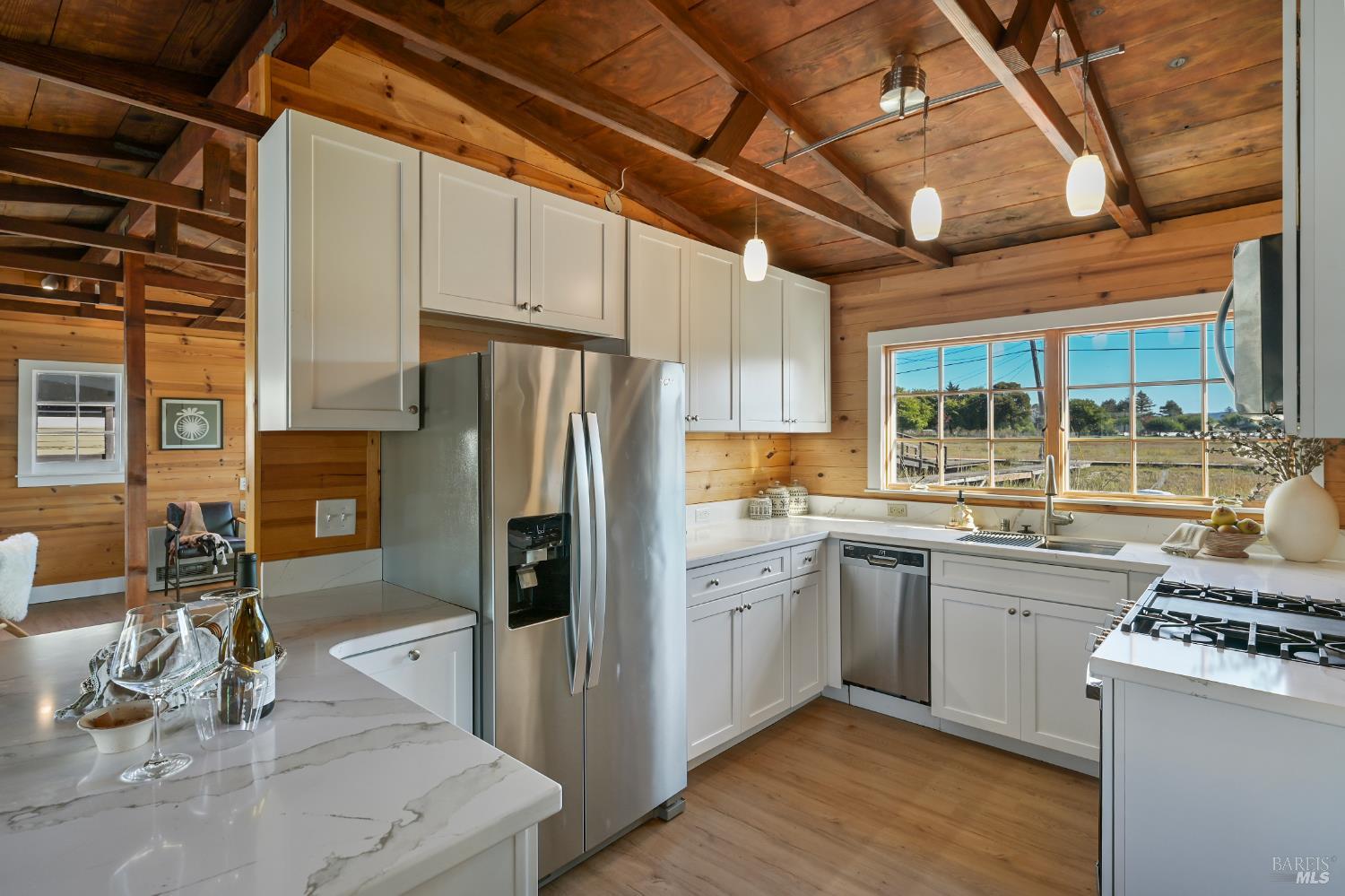 Detail Gallery Image 3 of 33 For 24 Boardwalk One Unkn, Larkspur,  CA 94939 - 2 Beds | 1 Baths