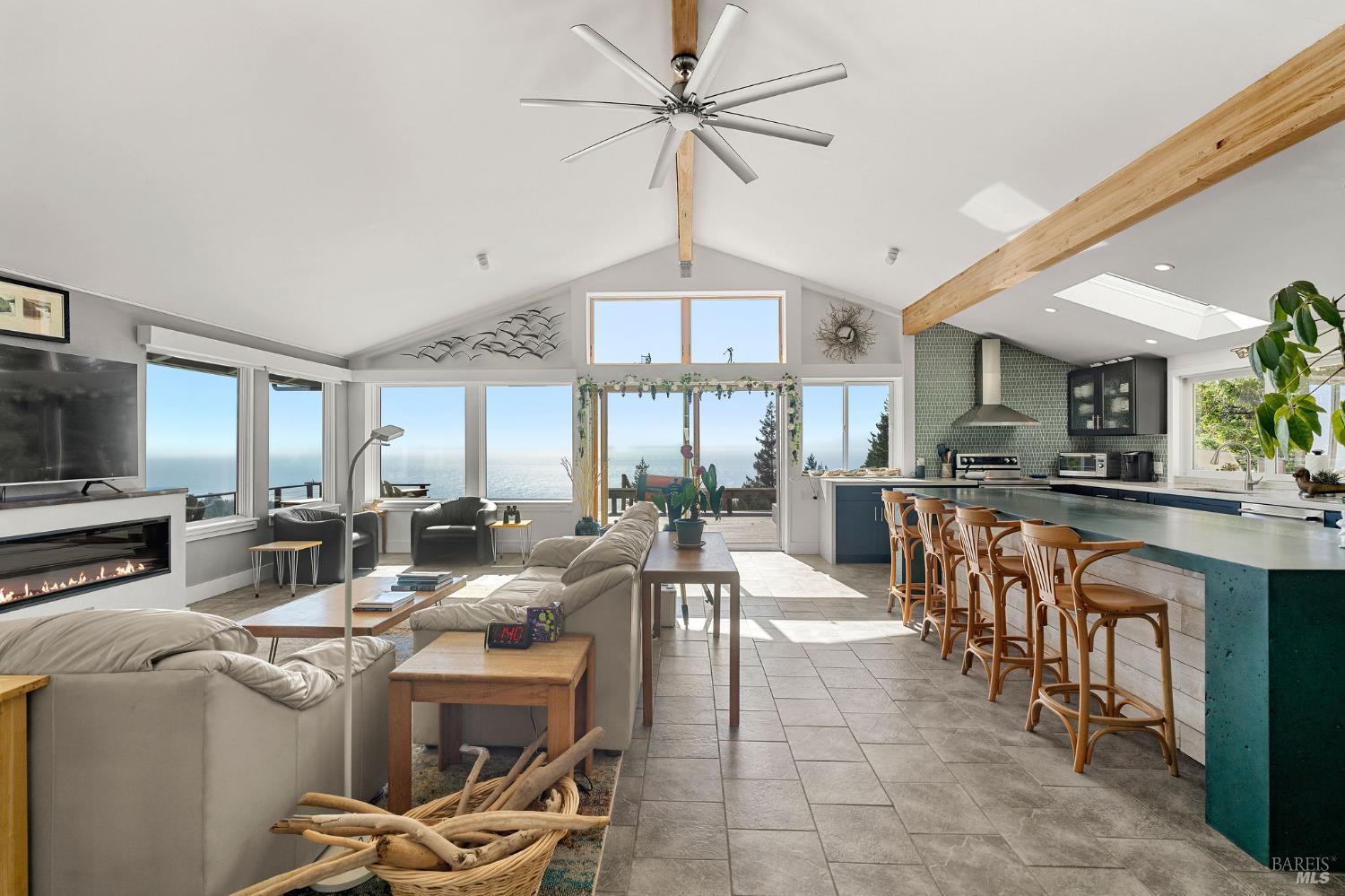 Detail Gallery Image 35 of 49 For 44801 Fish Rock Rd, Gualala,  CA 95445 - 3 Beds | 3 Baths