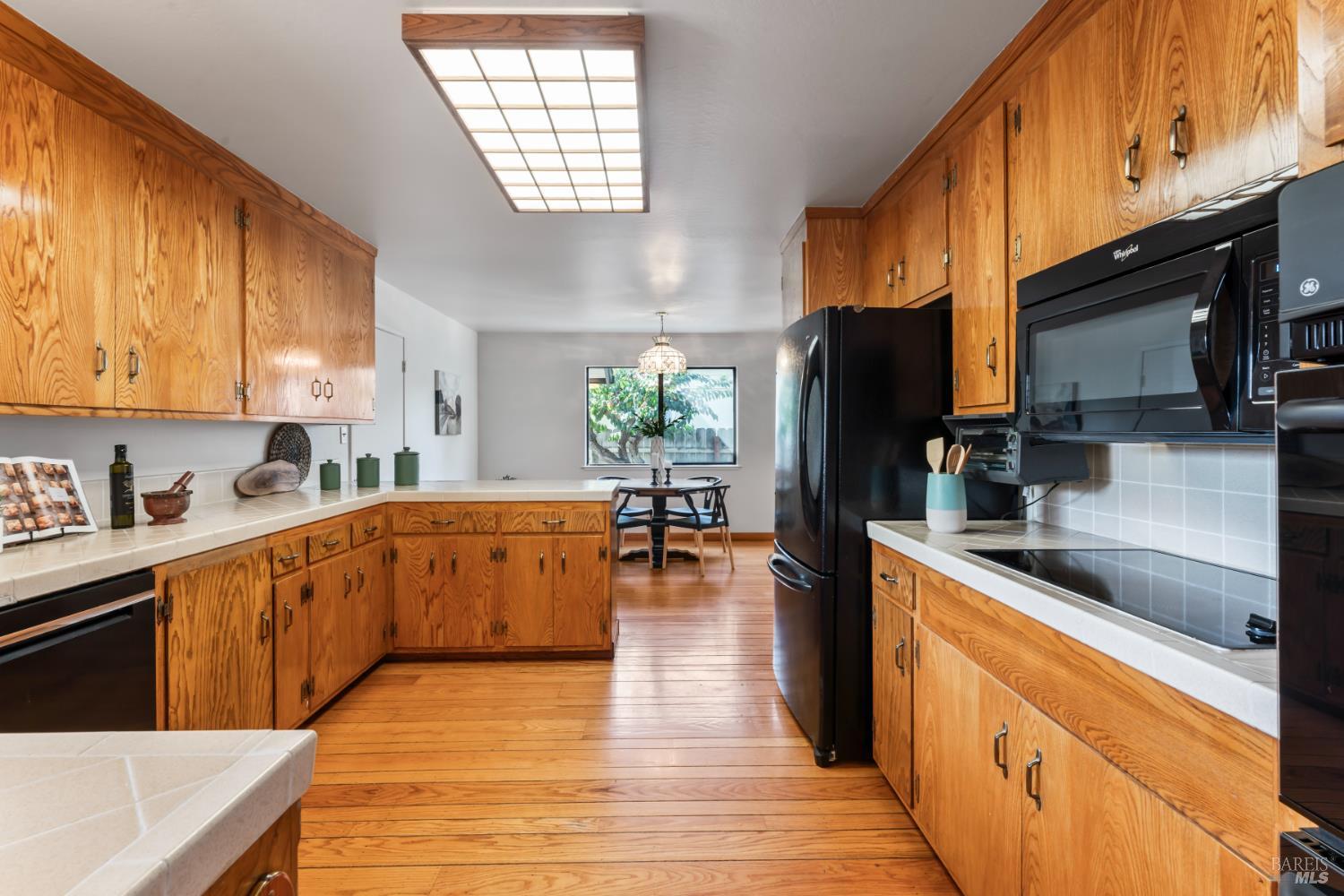 Detail Gallery Image 9 of 27 For 2470 Gina Dr, Napa,  CA 94558 - 4 Beds | 3 Baths