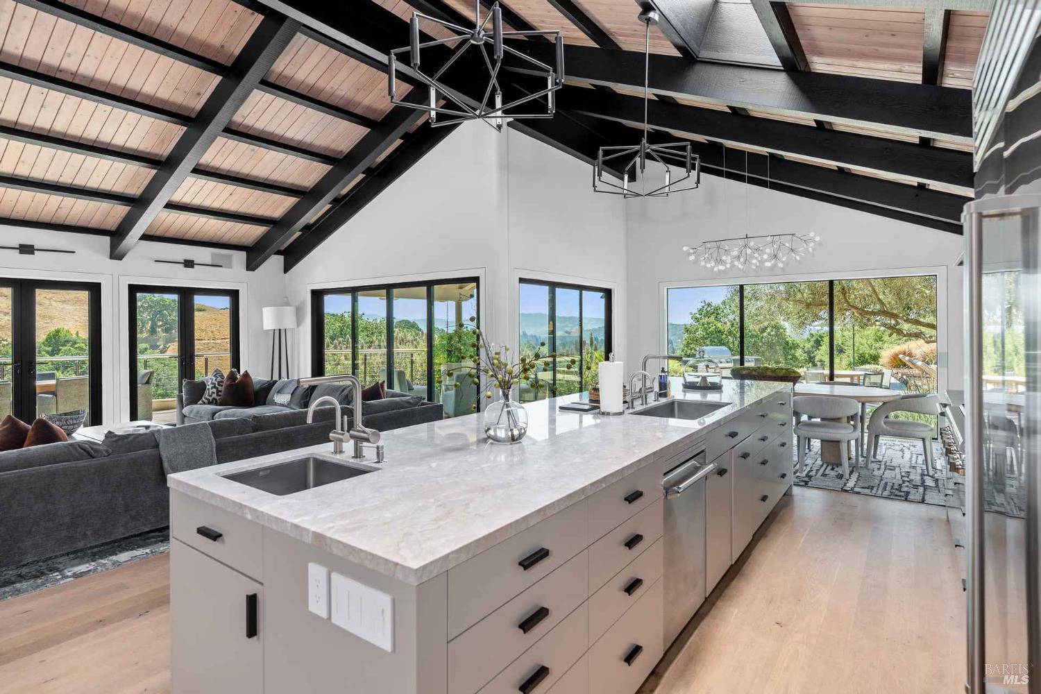 Detail Gallery Image 13 of 35 For 1250 Partrick Rd, Napa,  CA 94558 - 6 Beds | 4 Baths