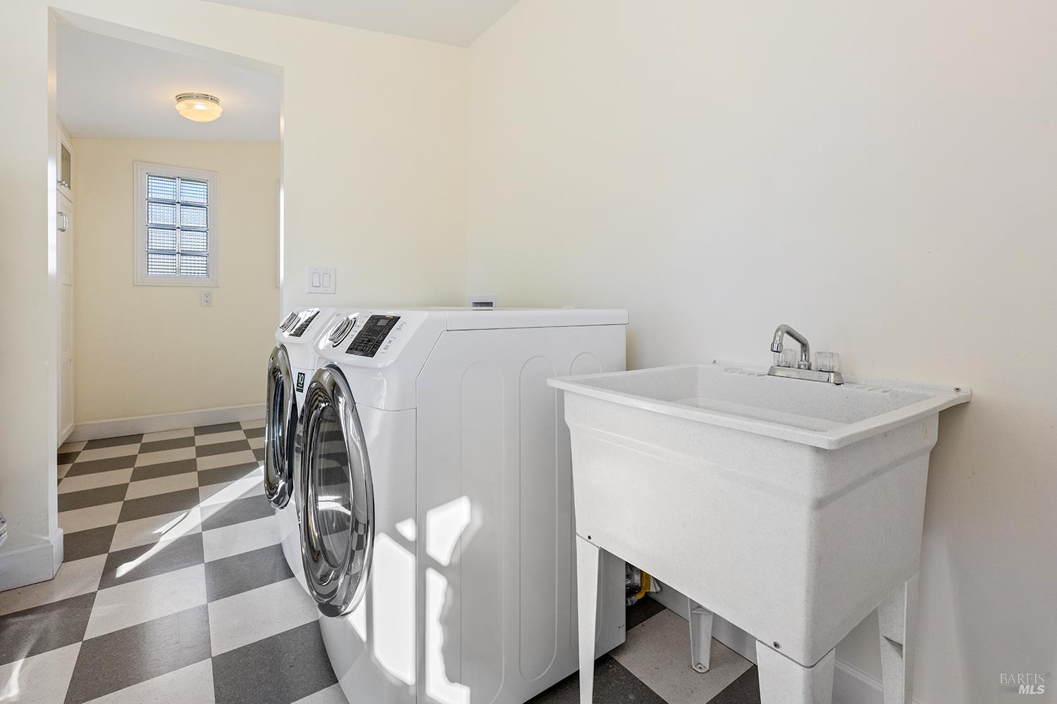 Detail Gallery Image 31 of 47 For 763 Beaver St, Santa Rosa,  CA 95404 - 3 Beds | 2 Baths