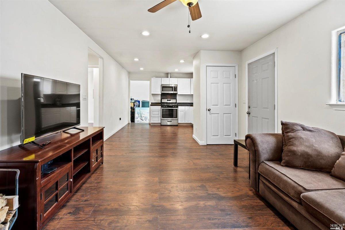 Detail Gallery Image 4 of 8 For 26651 Hwy 128 Unkn, Yorkville,  CA 95494 - 2 Beds | 1/1 Baths